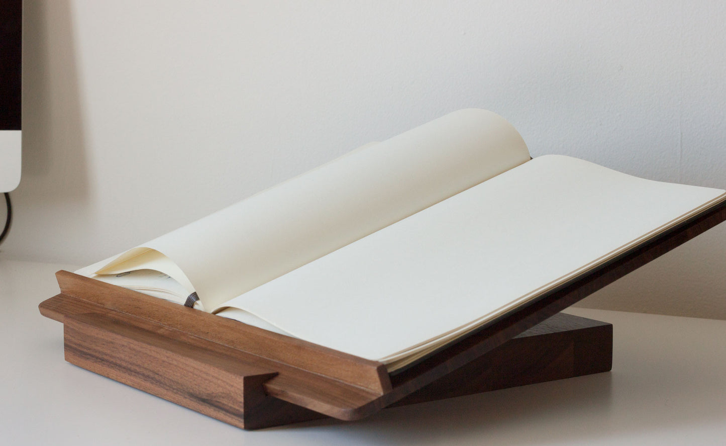 The book stand: a new custom project