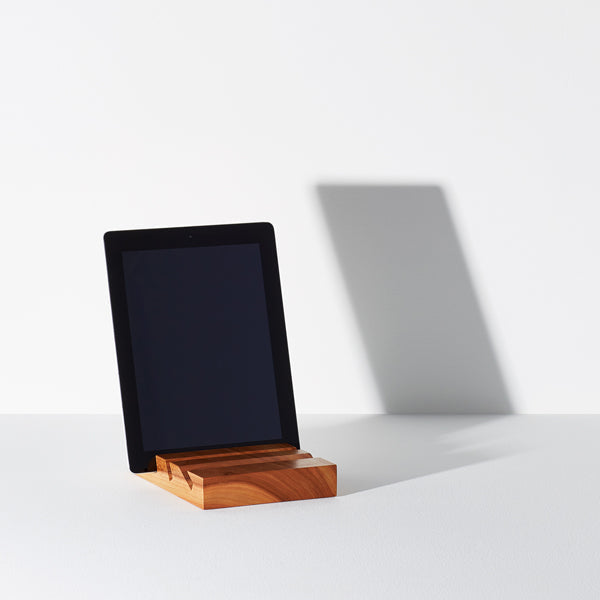 iPad stand - Us & Coutumes